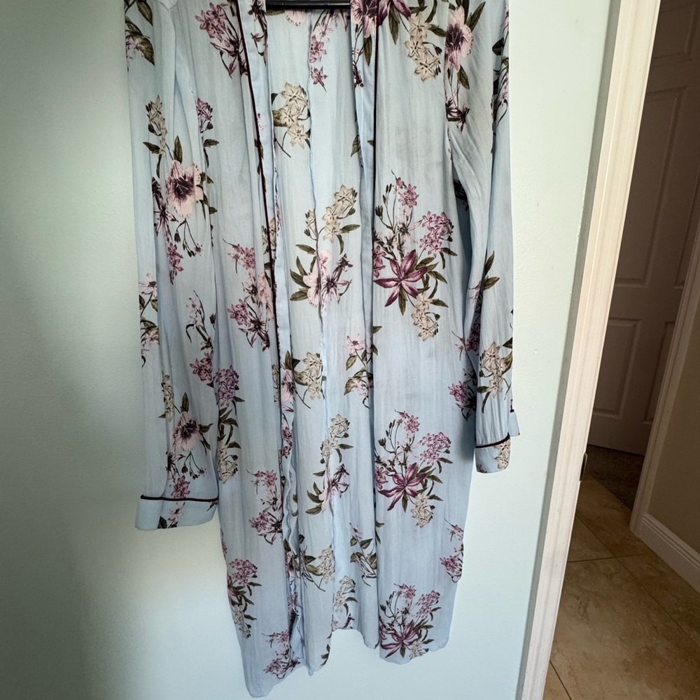 Forever 21 Floral Long Sleeve Kimono